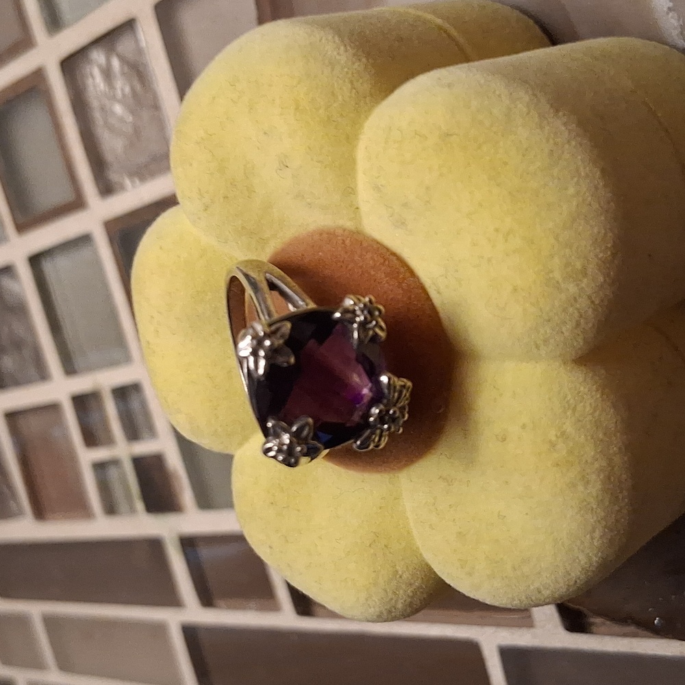 Elegant Purple Gemstone Silver Ring - Picture 2 of 7